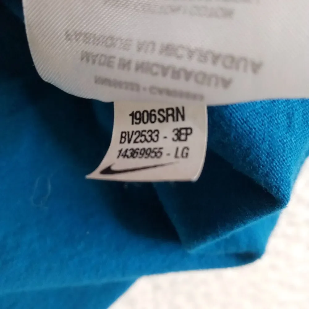 The Nike Tee Shirt Big‎ Kids Large Short Sleeve Cotton Graphic T-shirt Blue